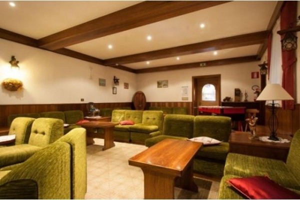 DUE SPADE_FOLGARIA_SS_02.JPG